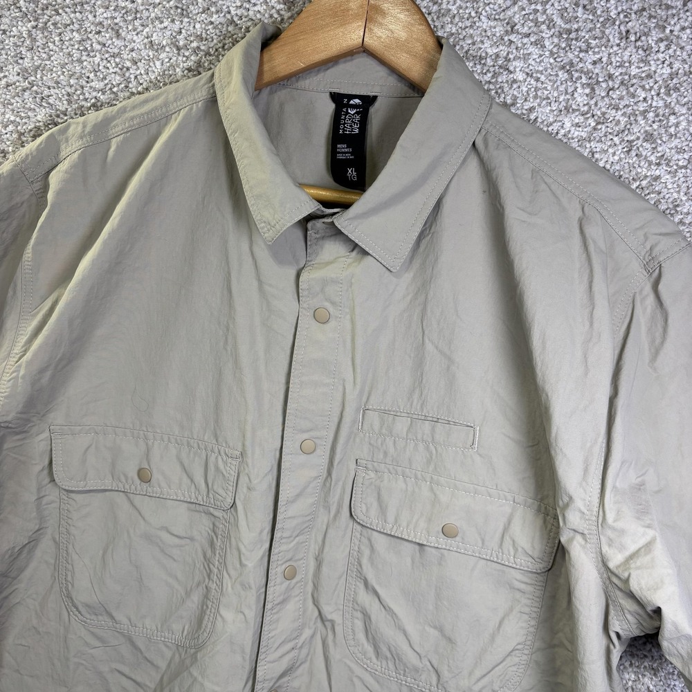 Mountain Hardwear Mens XL Tan Recycled Nylon Short Sleeve Snap Shirt OM5924